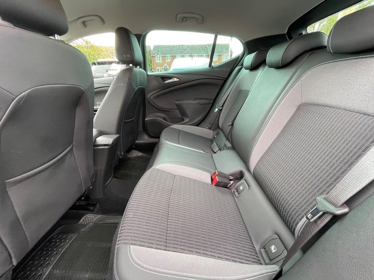 2021 Vauxhall Astra 1.2 Turbo Griffin Edition Euro 6 (s/s) 5dr HATCHBACK Petrol Manual