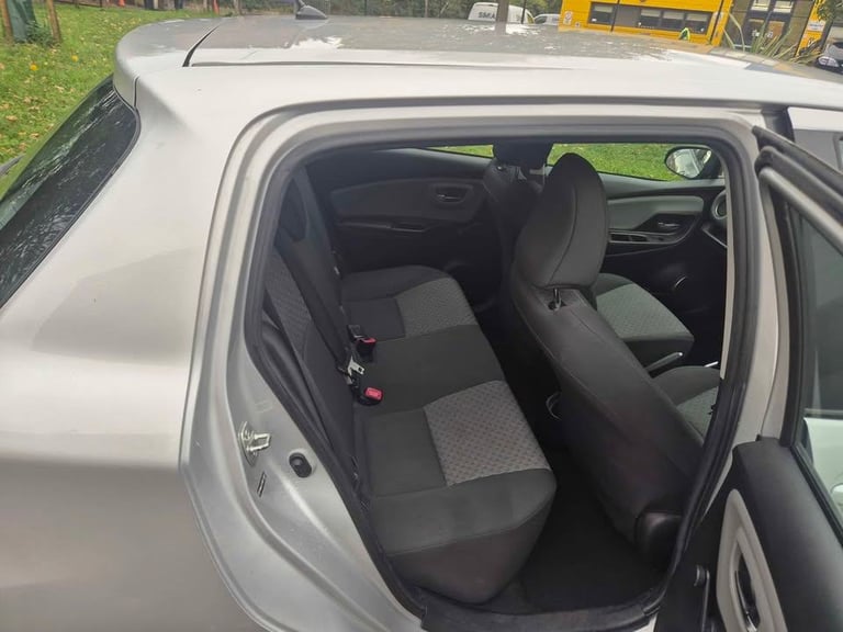 LOVELY ULEZ FREE TOYOTA YARIS 2015 15 1.3 ICON VVTI, 5 DOOR HATCHBACK MANUAL, 1 YEARS MOT, £3795