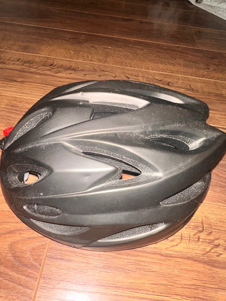 E-Bike Battery with Charger + Free Bike Helmet – Good as New