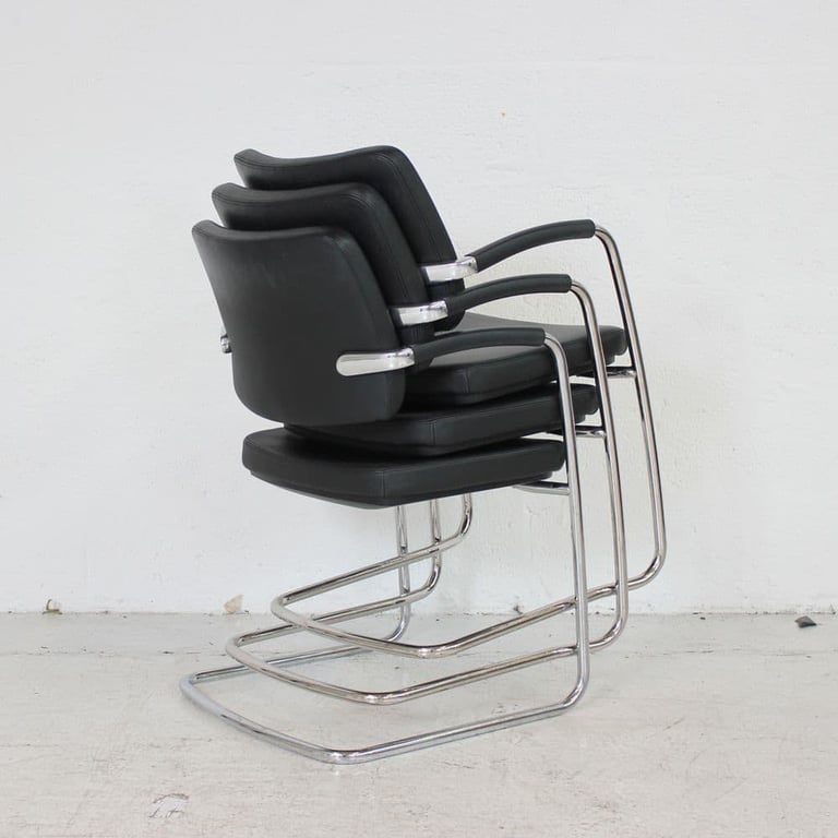 Boss design cantilever leather meeting chairs (14 available)