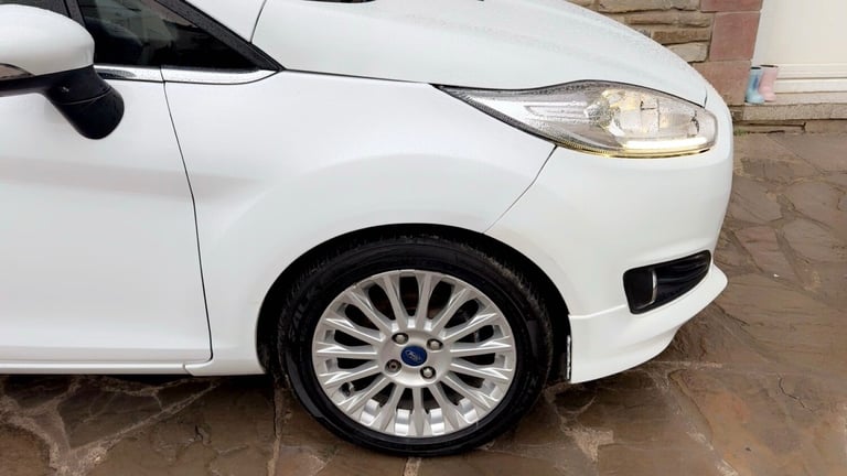 2015 Ford Fiesta 1.0 EcoBoost Titanium 5dr HATCHBACK Petrol Manual