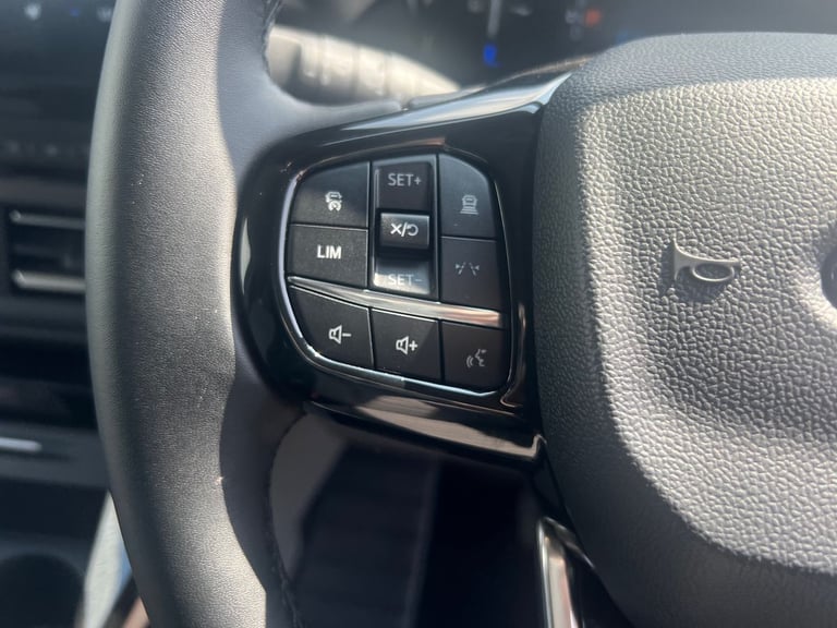 2025 Ford Tourneo Custom E-Tourneo Custom Titanium X Bus M1 340 L1 65kWh 160kw 218 RWD 1 Speed Au...