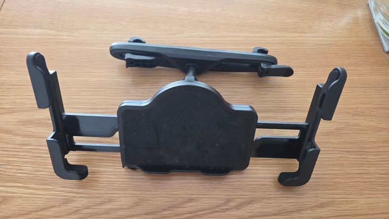 Car tablet holder 