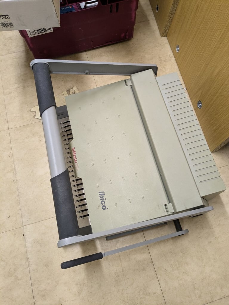 IBICO Ibi Master 300 Comb Binding Machine 