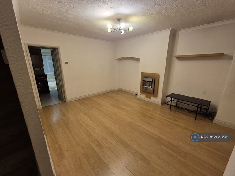 2 bedroom house in Grafton Road, Dagenham, RM8 (2 bed) (#2643581)