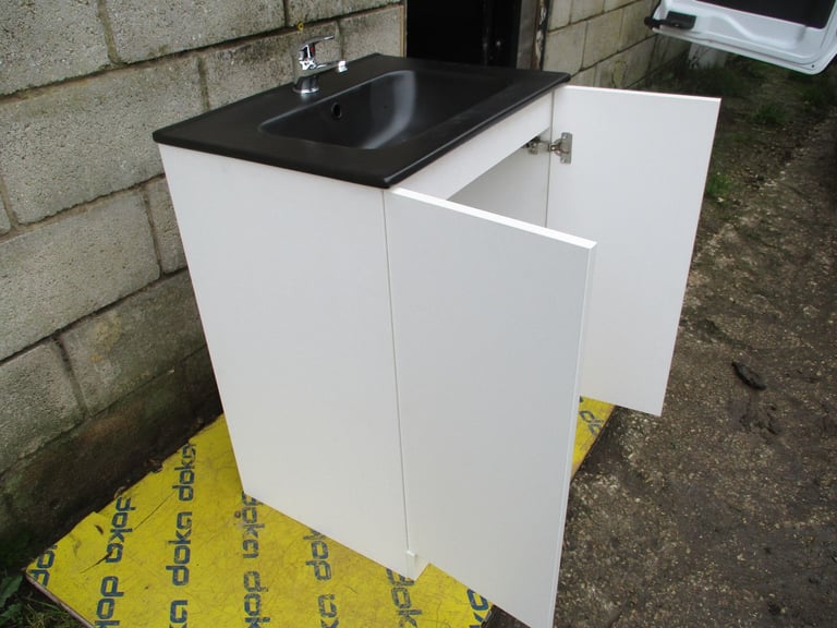 2 Door Floorstanding Vanity Unit Inc Sink, Tap & Waste