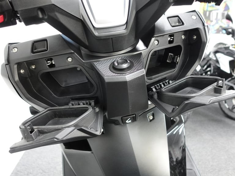 BMW C 400 GT Triple Black. 2023/73. Low Miles. TFT. Lovely Example