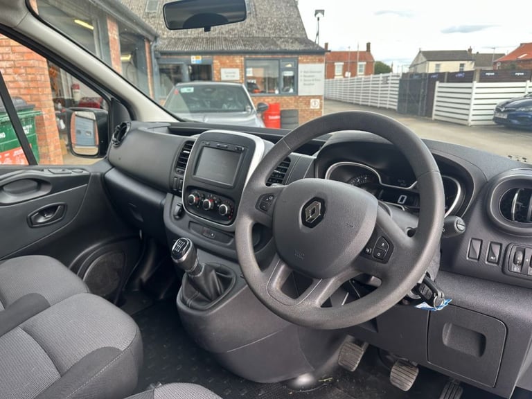 Renault Trafic SL28 ENERGY dCi 120 Business 9 Seater Diesel