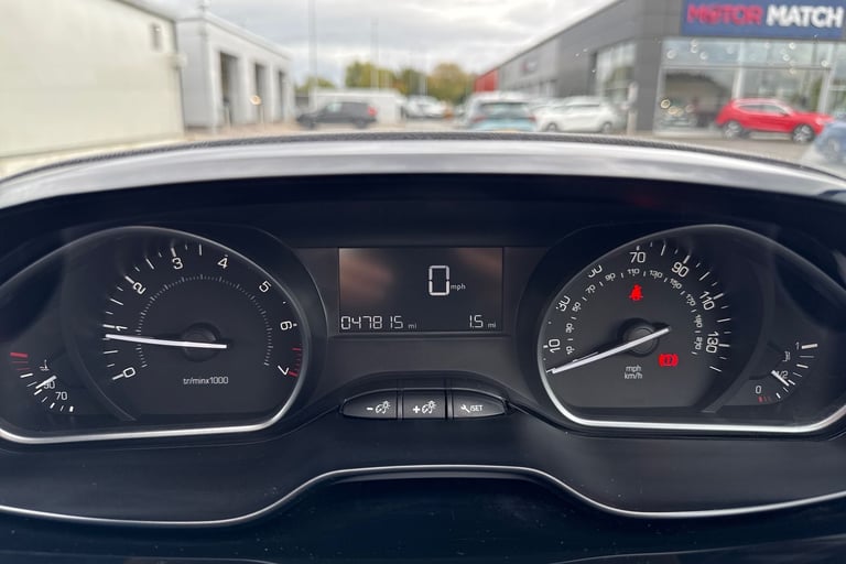 2019 Peugeot 208 1.2 PureTech Signature Euro 6 (s/s) 5dr Hatchback PETROL Manual