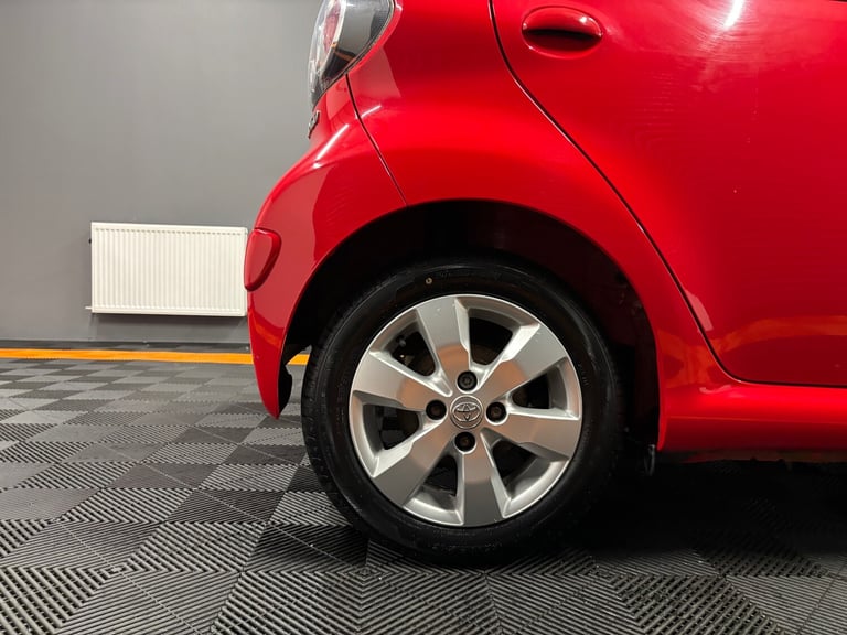 2013 Toyota AYGO 1.0 VVT-i Move with Style 5dr HATCHBACK Petrol Manual