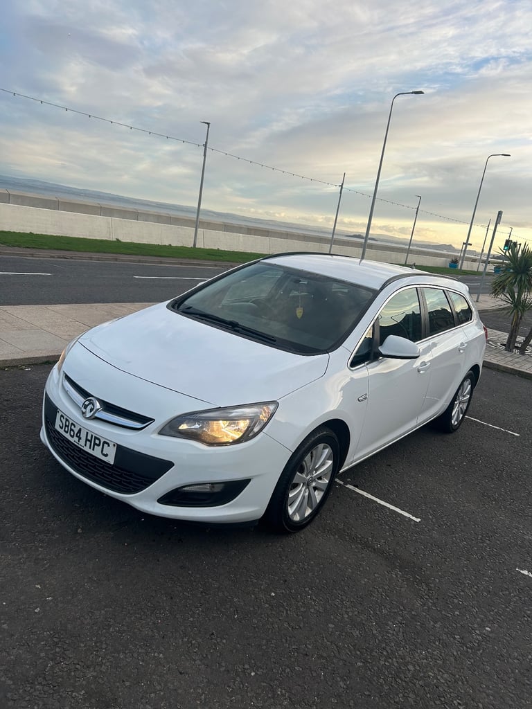 image for Vauxhall, ASTRA, Estate, 2015, Manual, 1598 (cc), 5 doors