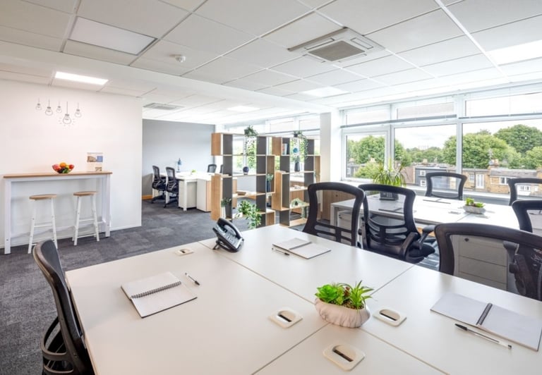 Furnished offices to rent in *Chiswick*. Office Spaces for 5 to 50 desks W4