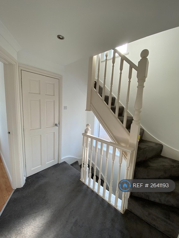 3 bedroom house in Northumberland Crescent, Feltham, TW14 (3 bed) (#2641193)