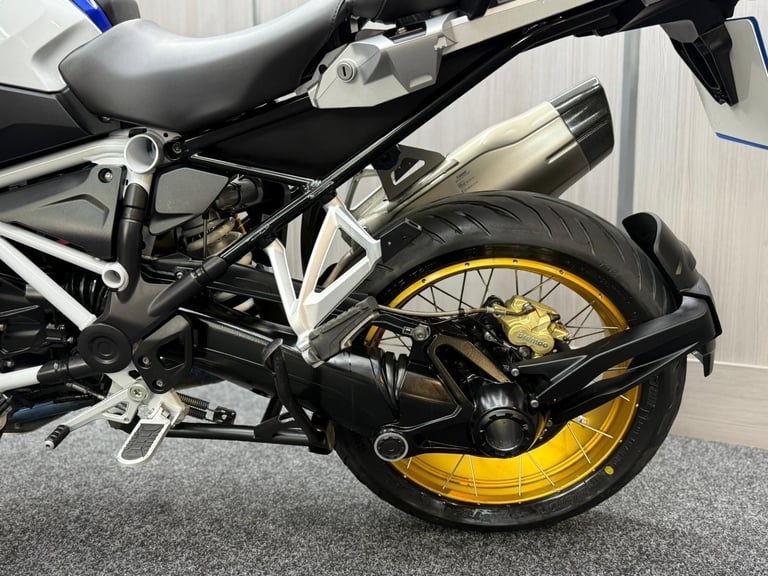 2020 20 BMW R1250GS Rallye - AKROPOVIC - Recent Service @ BMW Main Dealers