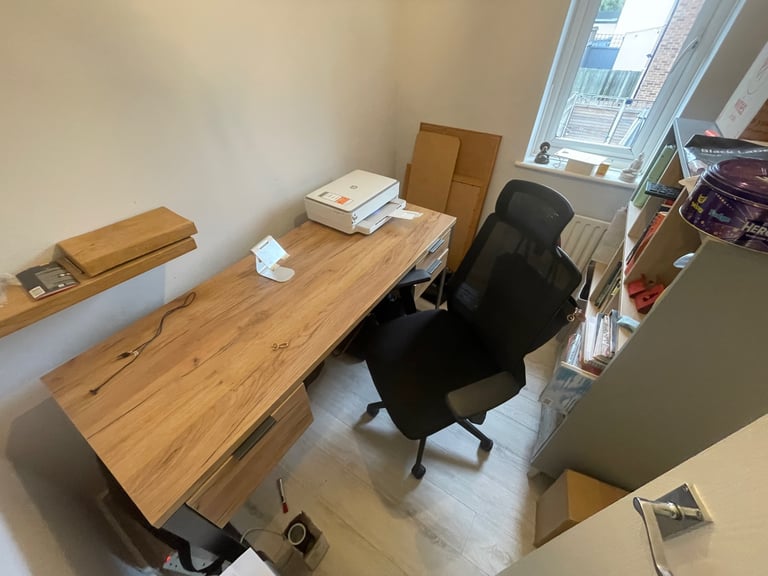 Office desk 