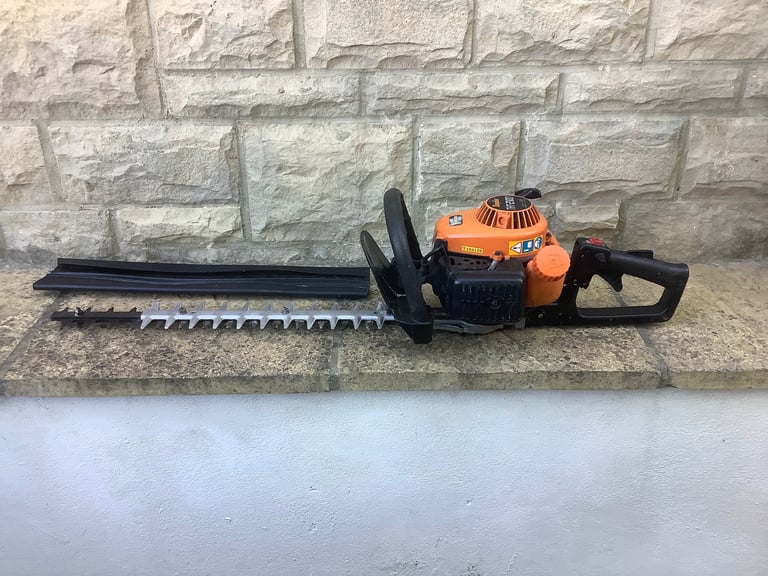 Tanaka THT 2100 Hedge Trimmer