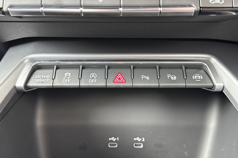 2025 Audi A3 Black Edition 35 TFSI  150 PS 6-speed Saloon PETROL Manual