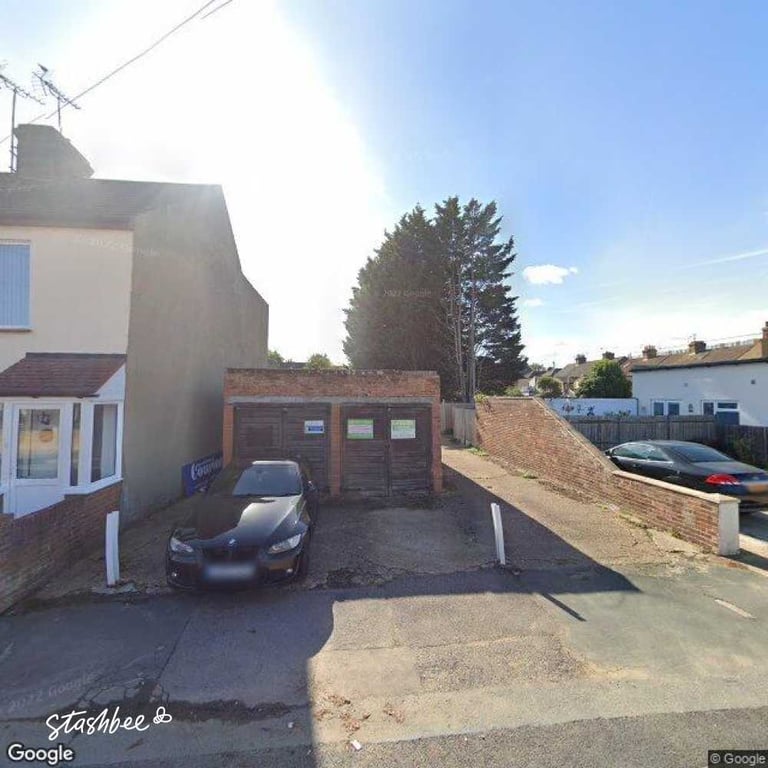 Garage to rent in Rainham (ME8) | Stashbee