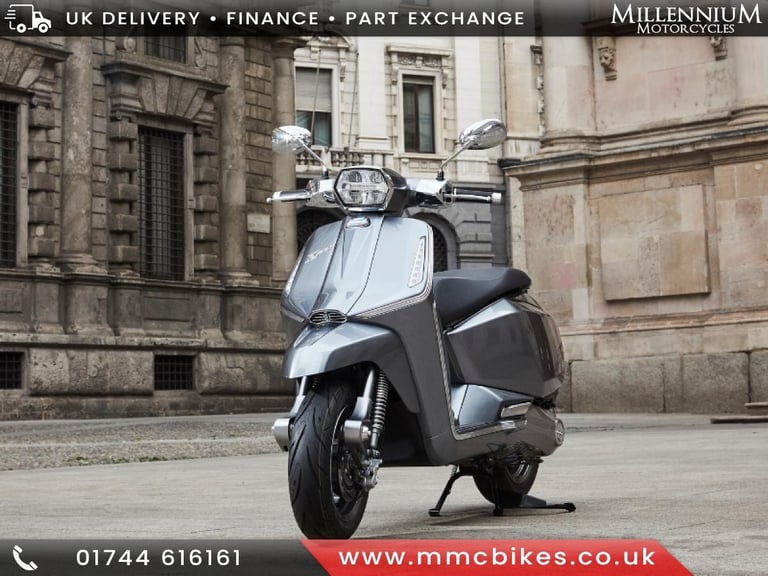 Lambretta X300 SCOOTER