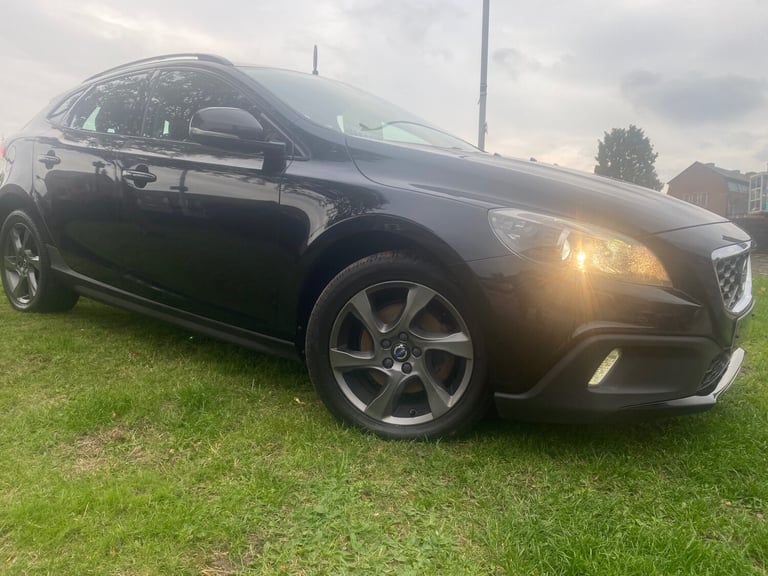 2015 Volvo V40 D2 Cross Country Lux 5dr Powershift HATCHBACK Diesel Automatic