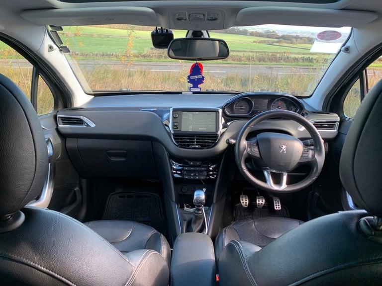 Peugeot, 208, Hatchback, 2012, Manual, 1598 (cc), 3 doors