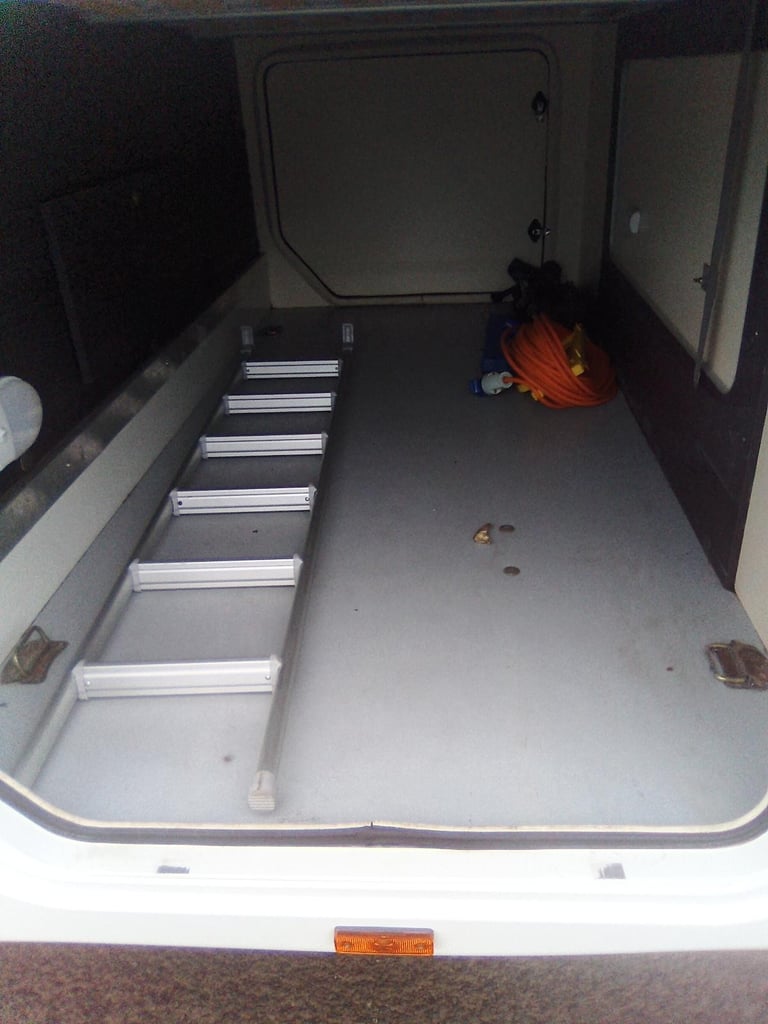 Ford ROLLER TEAM ZEFIRO 696 AU Motorhome Campervan