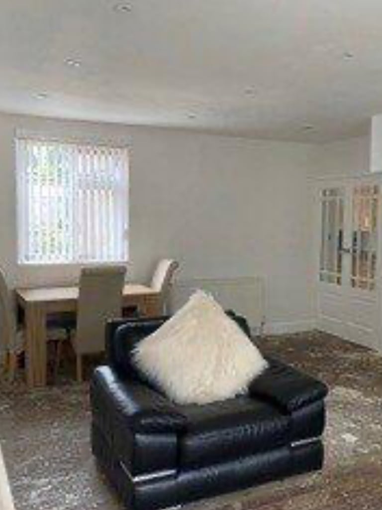 3/4 bedroom Semi - detached house to rent 