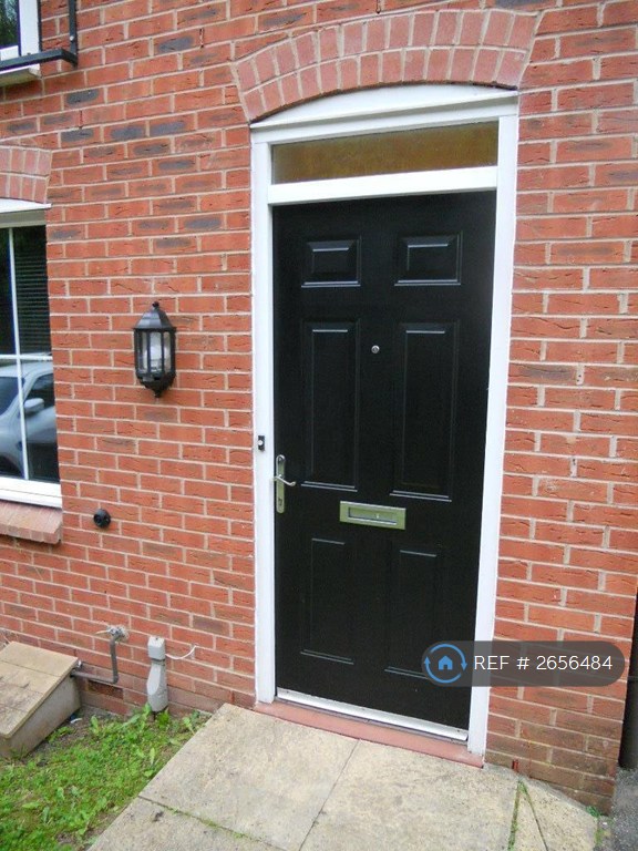 image for 3 bedroom house in Valley View, Newcastle-Under-Lyme, ST5 (3 bed) (#2656484)