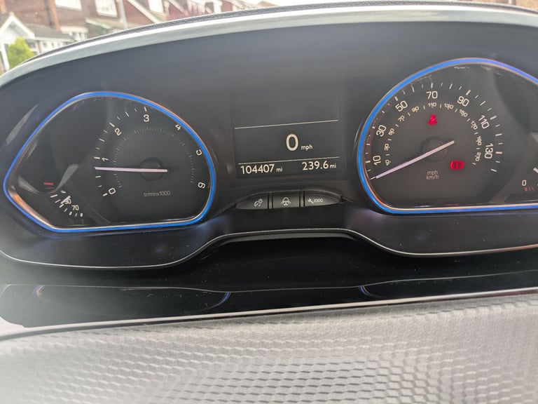 Peugeot, 2008, Hatchback, 2014, Manual, 1560 (cc), 5 doors