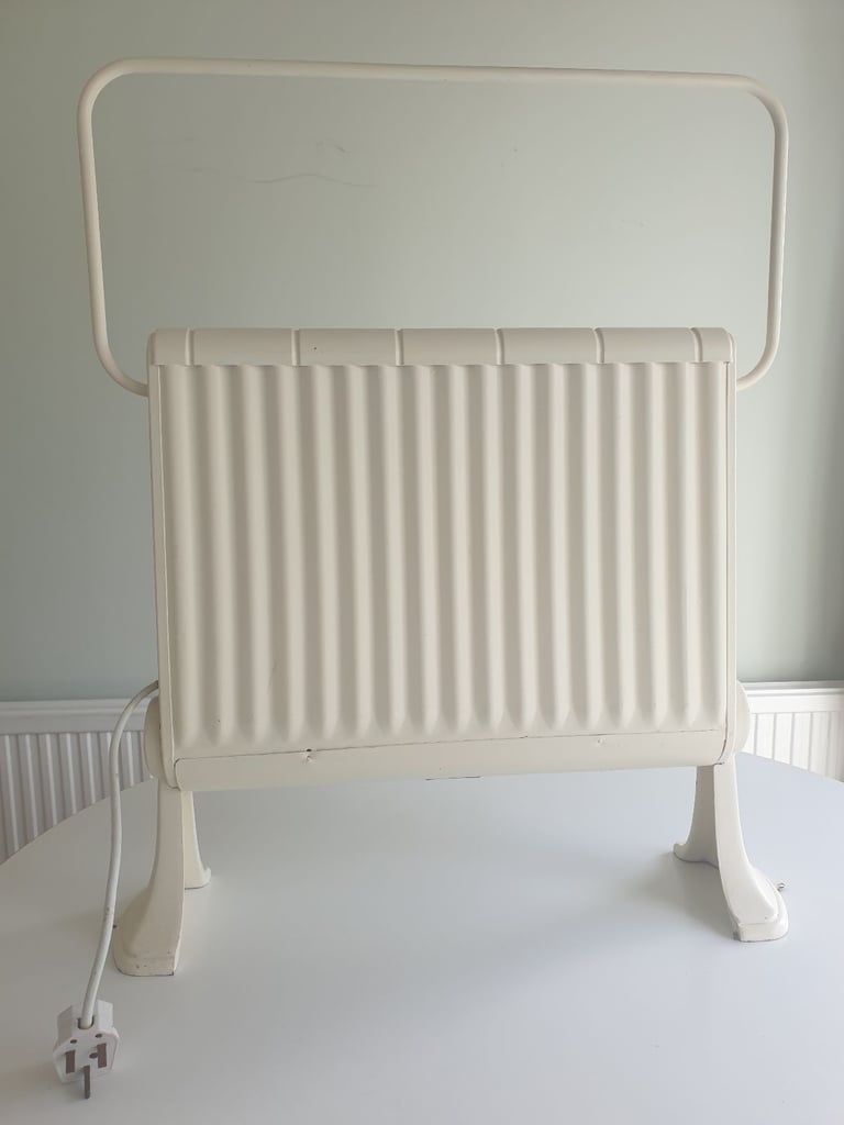 Electric radiator, with towel rail