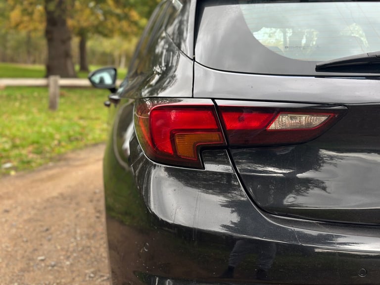 2017 Vauxhall Astra 1.4T 16V 150 SRi Nav 5dr Auto HATCHBACK Petrol Automatic