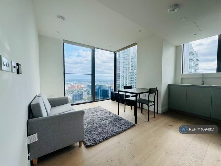 image for 2 bedroom flat in Marsh Wall, London, E14 (2 bed) (#1094851)