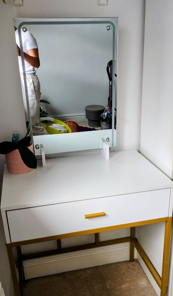 White Dressing Table Gold Legs Female Vanity Desk with LED mirro, Make Up Desk