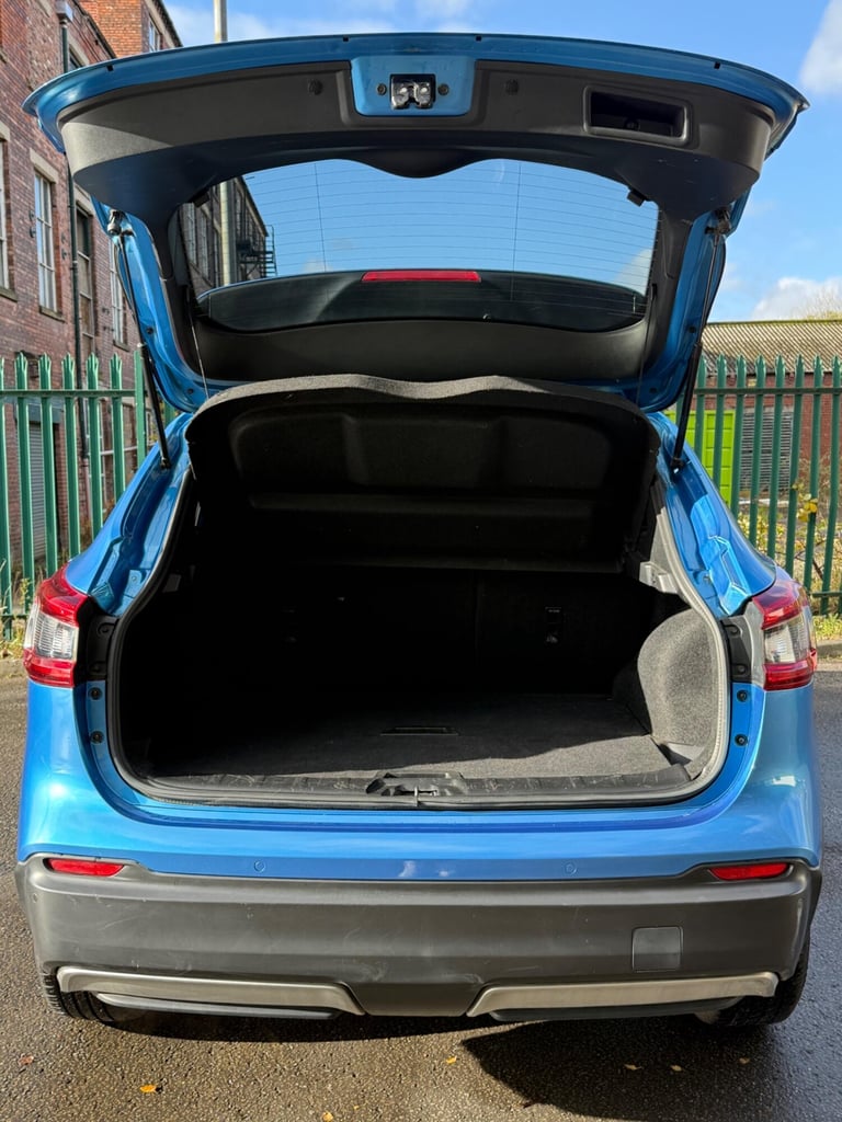 2017 Nissan Qashqai 1.2 DIG-T N-Connecta Euro 6 (s/s) 5dr HATCHBACK Petrol Manual