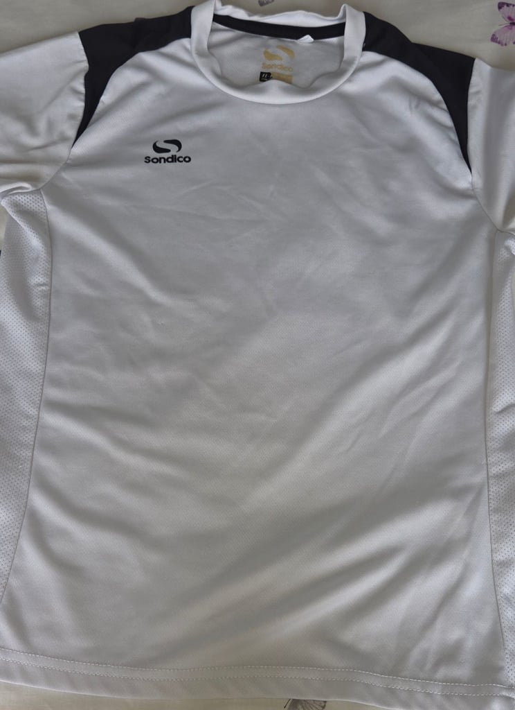 Sondico sports t-short and shorts 13 vears / 158 cm. Very good