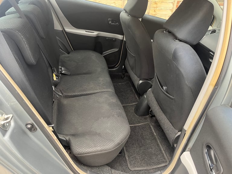 Toyota, YARIS, Hatchback, 2010, Manual, 1329 (cc), 5 doors