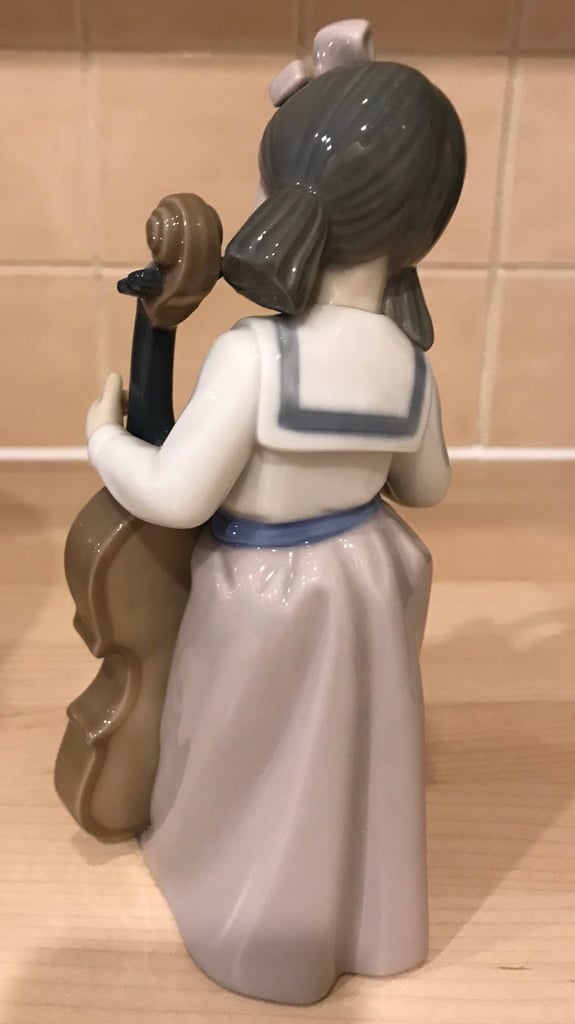 Nao by Lladro Figurine Girl with Cello Christmas 🎄 