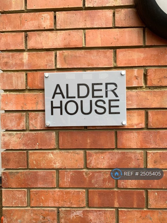 1 bedroom flat in Alder House, Buckingham, MK18 (1 bed) (#2505405)