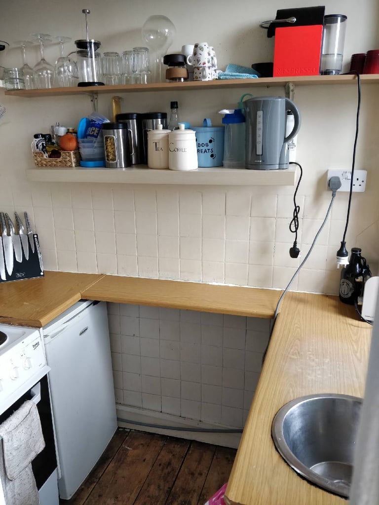 Furnished 1 Bedroom Flat -  Available Now 