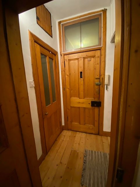 EH1 Fully furnished one-bedroom flat short or long term let from 18 October 