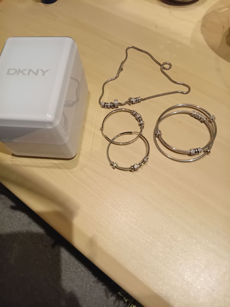 DKNY NECKLACE BRACELETS AND EARRINGS