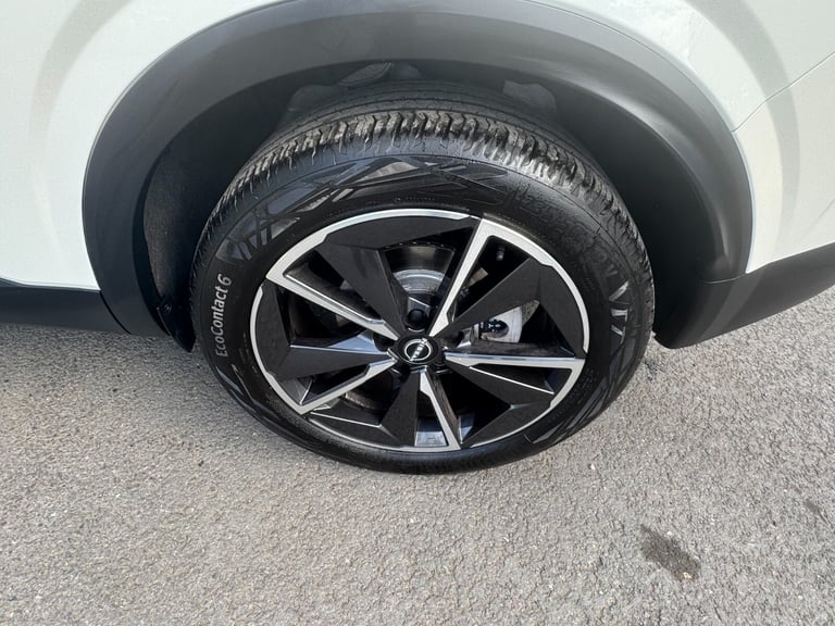 2023 Nissan Qashqai 1.3 DiG-T MH Tekna 5dr Hatchback Petrol Manual