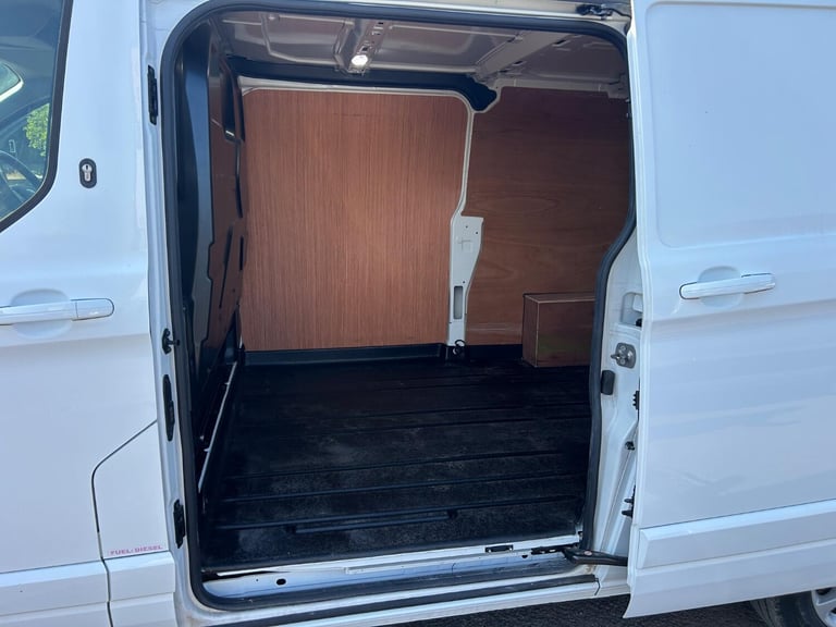 FORD TRANSIT CUSTOM 2.0 Limited Van 300 L2 130PS +Â?15,975 Plus VAT+
