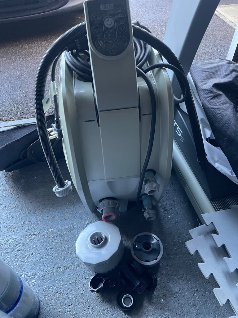 Lazy spa heating element and accessories and matting for spa