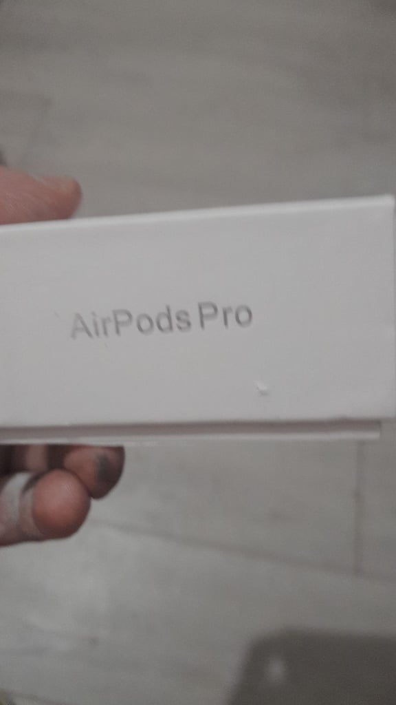 Apple air pods in case. Gen 2