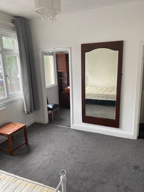 Modern 1-Bedroom Apartment – Bills Included – Excellent Location Near Romford Station