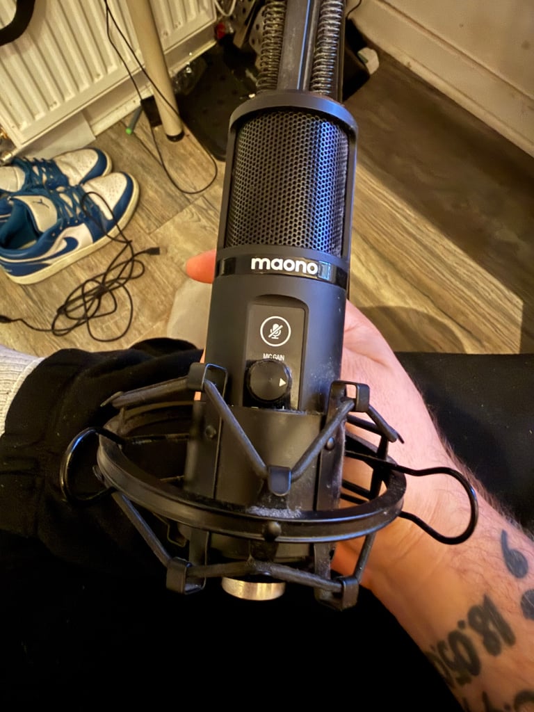 Maono Condenser Mic and Arm