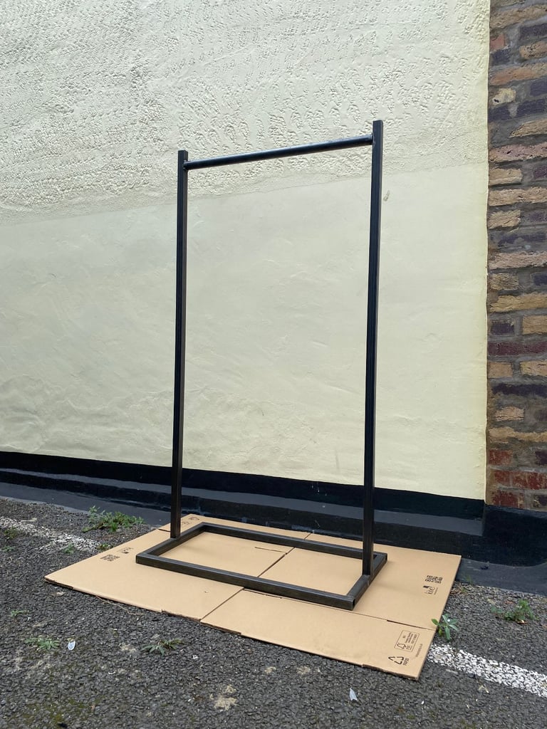 Heavy-duty Shop/Clothes Rails x 3 (151 x 80cm)