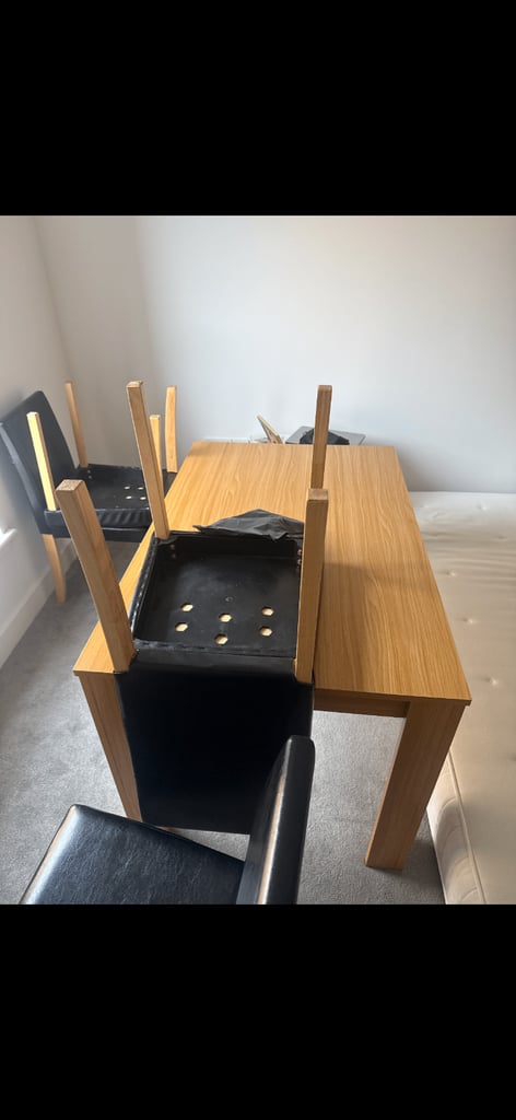 Dining table & 4 chairs