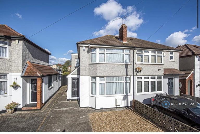 image for 3 bedroom house in Birch Grove, Welling, DA16 (3 bed) (#2673291)